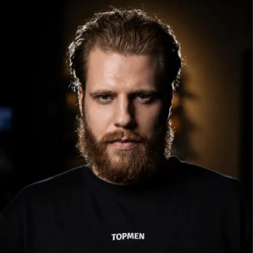 Барбер Тим - TopMen | Барбершопы | Якутск